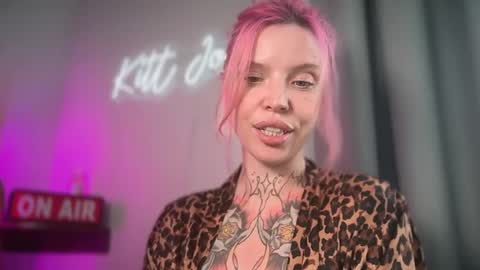 Snapshot of kittjones33 chatting on July 9, 2:04 am kittjones33 online show from July 9, 2:04 am