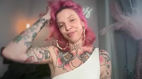 Snapshot of kittjones33 chatting on July 12, 12:12 am kittjones33 online show from July 12, 12:12 am