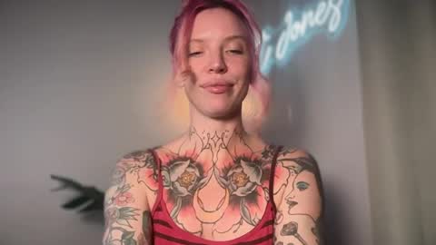 Snapshot of kittjones33 chatting on July 14, 3:07 pm kittjones33 online show from July 14, 3:07 pm