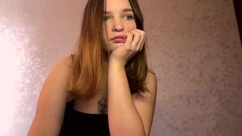 Snapshot of kitty_4you chatting on March 1, 8:23 am kitty_4you online show from March 1, 8:23 am