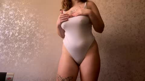 Snapshot of kitty_4you chatting on March 7, 9:18 am kitty_4you online show from March 7, 9:18 am