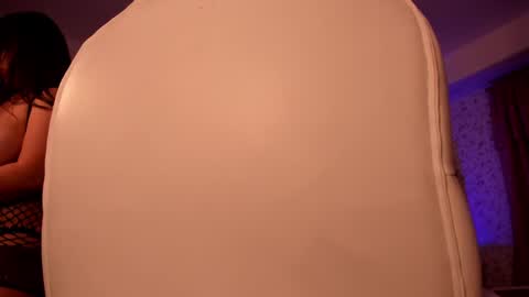 Kitty  online show from December 9, 8:44 am