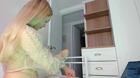 sophie online show from March 14, 6:57 pm