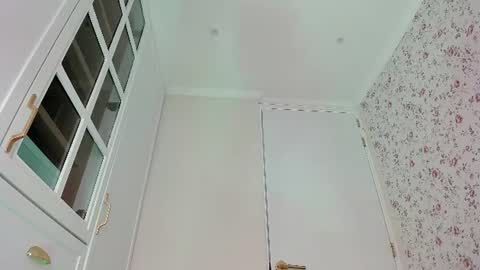 sophie online show from July 18, 6:45 pm