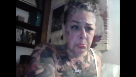 Snapshot of kitty_bang_bang chatting on April 30, 4:30 am kitty_bang_bang online show from April 30, 4:30 am