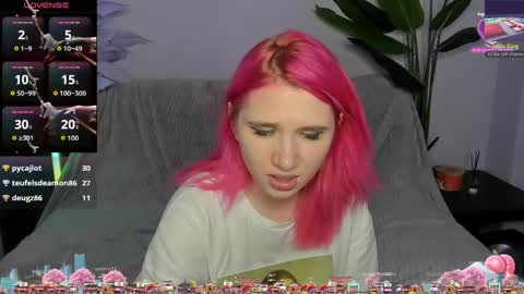 Snapshot of kitty_blondy chatting on April 16, 9:39 pm kitty blondy online show from April 16, 9:39 pm
