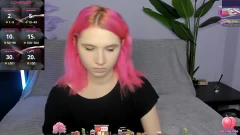 Snapshot of kitty_blondy chatting on April 21, 2:51 am kitty blondy online show from April 21, 2:51 am