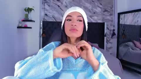 Snapshot of kitty_collins_ chatting on June 23, 11:41 am Kitty online show from June 23, 11:41 am