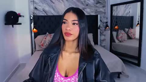 Snapshot of kitty_collins_ chatting on July 21, 11:34 am Kitty online show from July 21, 11:34 am