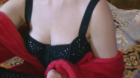 Kitti online show from November 21, 7:45 pm