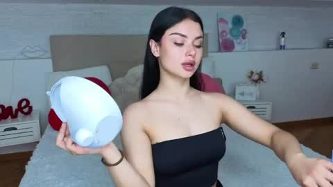 kitty_cut1ee_ online show from May 28, 6:32 am