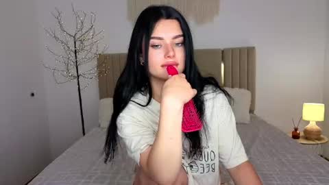 kitty_cut1ee_ online show from June 19, 5:56 am