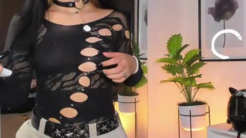 kitty online show from May 7, 12:05 am
