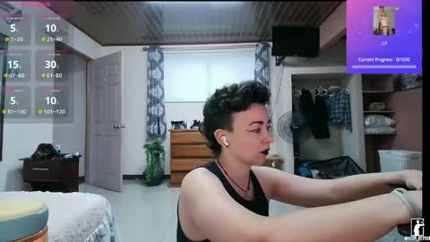 Snapshot of kitty_fitty29 chatting on May 17, 11:34 pm kitty_fitty29 online show from May 17, 11:34 pm