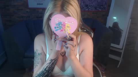 kitty_fox_b online show from February 1, 6:51 pm