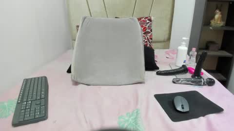 Snapshot of kitty_hot_sex_ chatting on May 9, 12:16 am kitty_hot_sex_ online show from May 9, 12:16 am