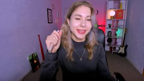 Snapshot of kitty_layy chatting on November 17, 7:25 am kitty online show from November 17, 7:25 am