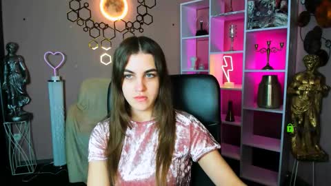 Snapshot of kitty_layy chatting on November 23, 10:26 am kitty online show from November 23, 10:26 am