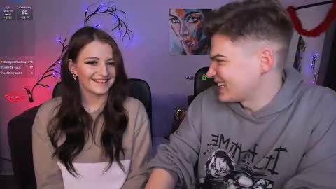 Snapshot of kitty_layy chatting on November 24, 8:19 pm kitty online show from November 24, 8:19 pm