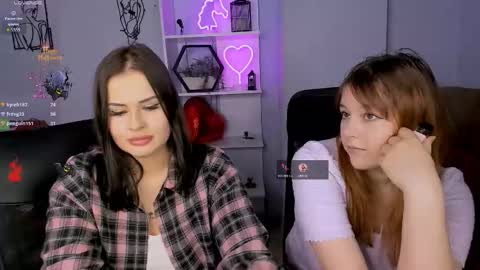 Snapshot of kitty_layy chatting on November 28, 8:22 pm kitty online show from November 28, 8:22 pm