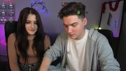 Snapshot of kitty_layy chatting on December 1, 10:37 pm kitty online show from December 1, 10:37 pm