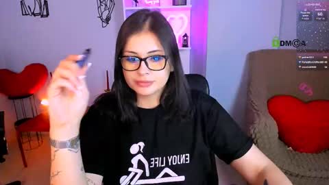 Snapshot of kitty_layy chatting on December 3, 1:24 am kitty online show from December 3, 1:24 am