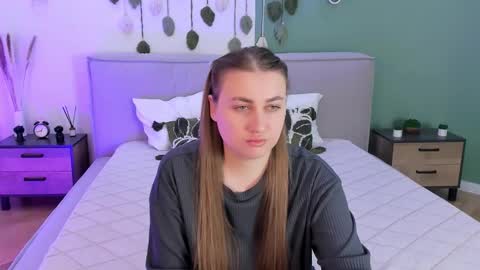 kitty_murmur online show from December 2, 2:45 pm