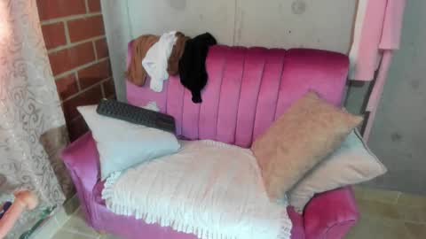 Snapshot of kitty_rose6147 chatting on January 11, 5:51 pm kitty rose online show from January 11, 5:51 pm