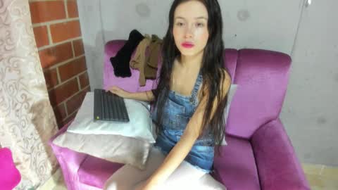 Snapshot of kitty_rose6147 chatting on January 15, 11:04 am kitty rose online show from January 15, 11:04 am