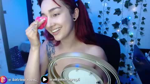 Snapshot of kitty_saenz chatting on March 10, 11:27 pm Kitty Saenz online show from March 10, 11:27 pm