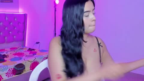 kitty_violet11 online show from February 15, 9:22 pm