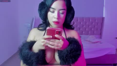 kitty_violet11 online show from May 2, 8:47 pm