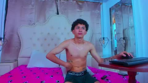 Snapshot of kittyandjackk chatting on October 11, 2:33 am KittyANDjackk online show from October 11, 2:33 am