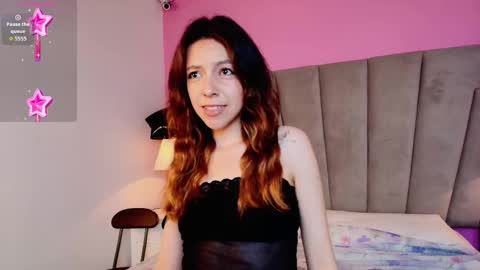 Snapshot of kittybloom_ chatting on November 24, 1:11 pm Kitty online show from November 24, 1:11 pm