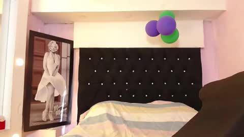 paola online show from November 1, 1:02 pm