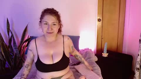Snapshot of kittycatw chatting on September 26, 6:45 pm LAURA help me reach 100likes online show from September 26, 6:45 pm
