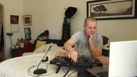 Snapshot of kittykay86 chatting on May 19, 2:56 pm Bella Blue BBW online show from May 19, 2:56 pm