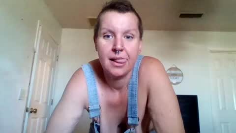 Snapshot of kittykay86 chatting on July 31, 7:35 pm Bella Blue BBW online show from July 31, 7:35 pm