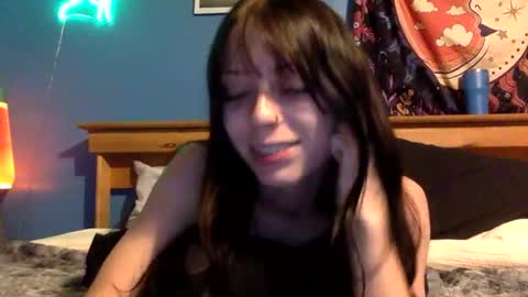 Snapshot of kittykisses3 chatting on November 6, 6:25 am kittykisses3 online show from November 6, 6:25 am