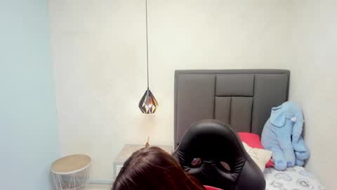  K I T T  Y  online show from January 14, 11:42 am