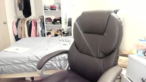 kittywantslove23 online show from October 4, 11:36 pm