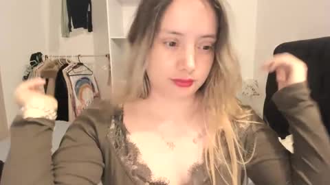 kittywantslove23 online show from October 14, 12:44 am