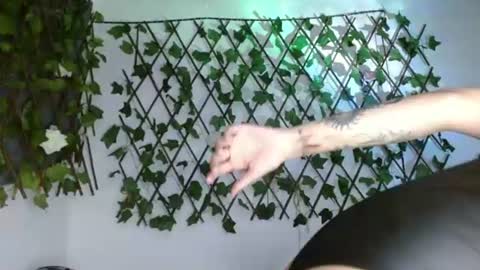 Snapshot of kittyxshady chatting on August 5, 4:04 am kittyxshady online show from August 5, 4:04 am