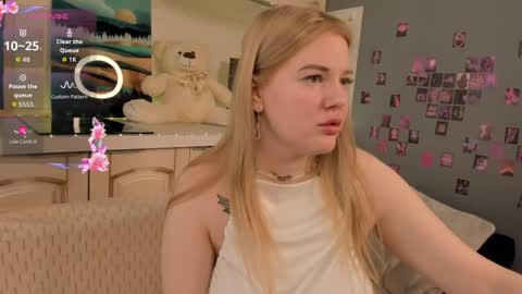 kittyy online show from April 16, 7:31 am