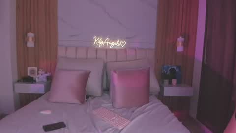 Snapshot of kity_angelss chatting on July 2, 3:23 am Angel Independent Model online show from July 2, 3:23 am