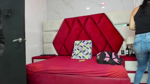 Snapshot of kity_spiderr chatting on May 28, 12:13 pm Luisa y Jairo online show from May 28, 12:13 pm