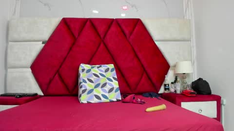 Snapshot of kity_spiderr chatting on May 29, 12:14 pm Luisa y Jairo online show from May 29, 12:14 pm