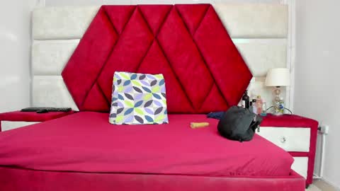 Snapshot of kity_spiderr chatting on June 19, 12:09 pm Luisa y Jairo online show from June 19, 12:09 pm