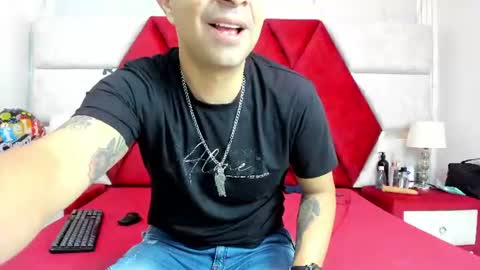 Snapshot of kity_spiderr chatting on July 4, 1:06 pm Luisa y Jairo online show from July 4, 1:06 pm