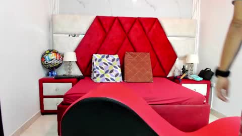 Snapshot of kity_spiderr chatting on July 25, 12:25 pm Luisa y Jairo online show from July 25, 12:25 pm